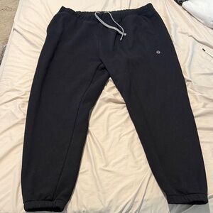 Patagonia black sweatpants XXL. Very comfy and warm